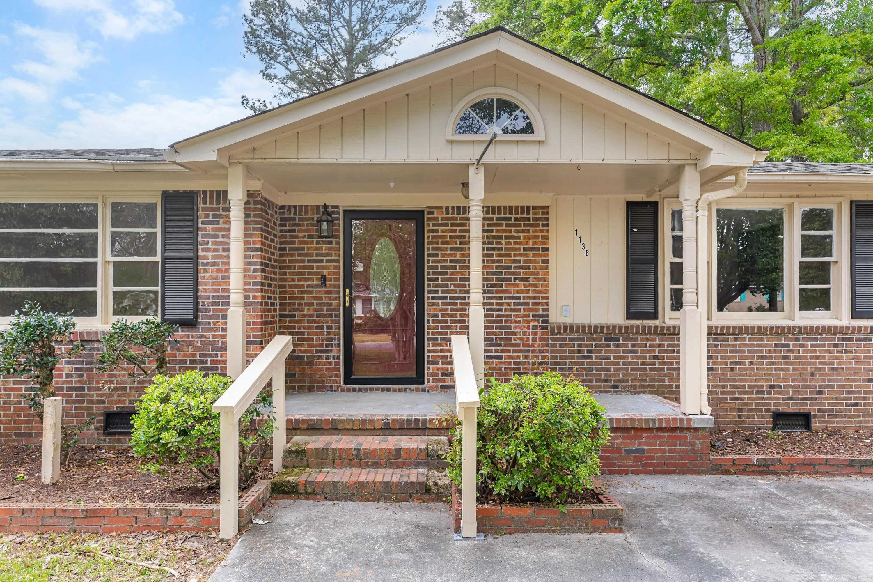 1136 Lakeshore Drive