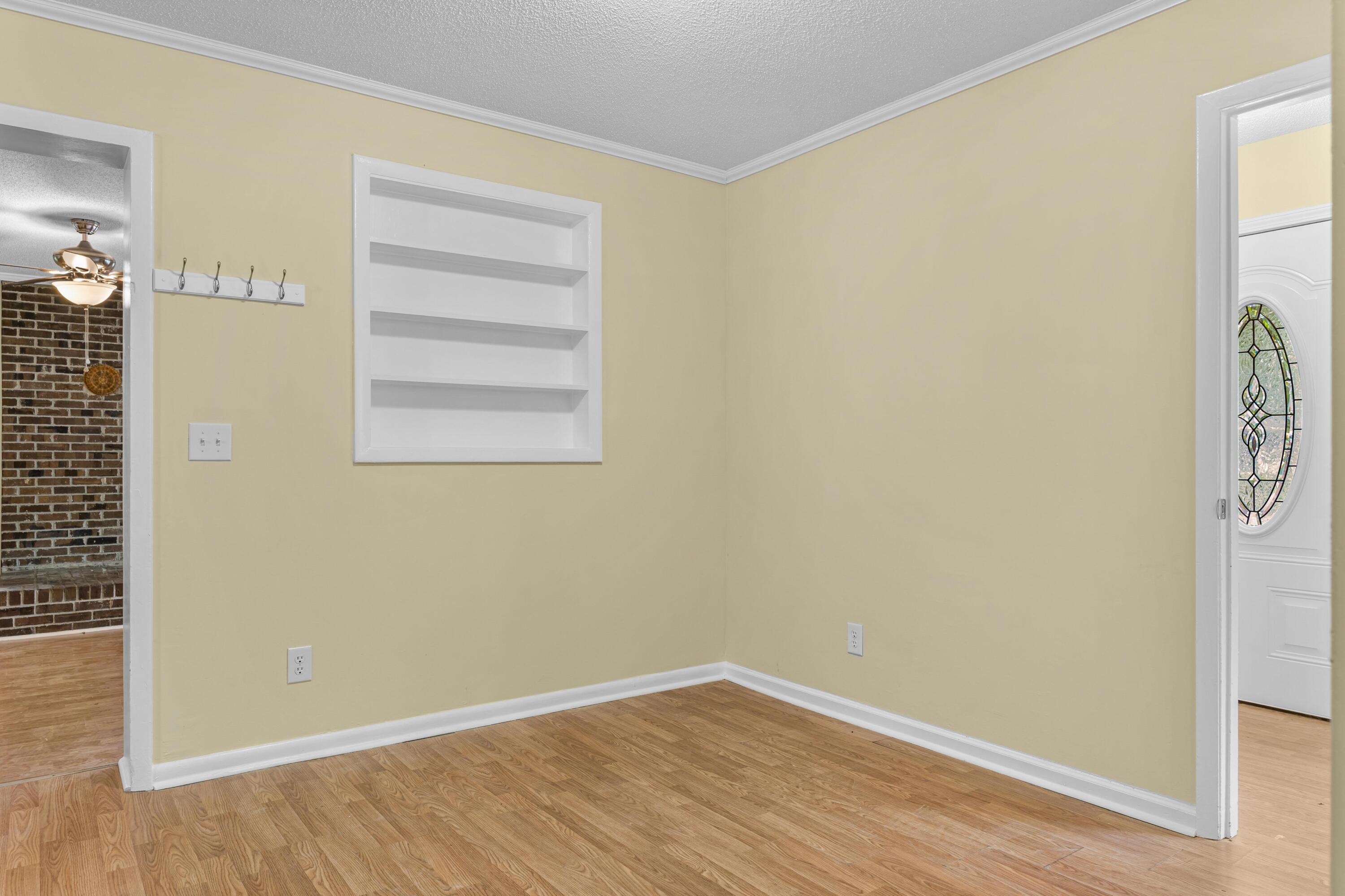 1136 Lakeshore Drive
