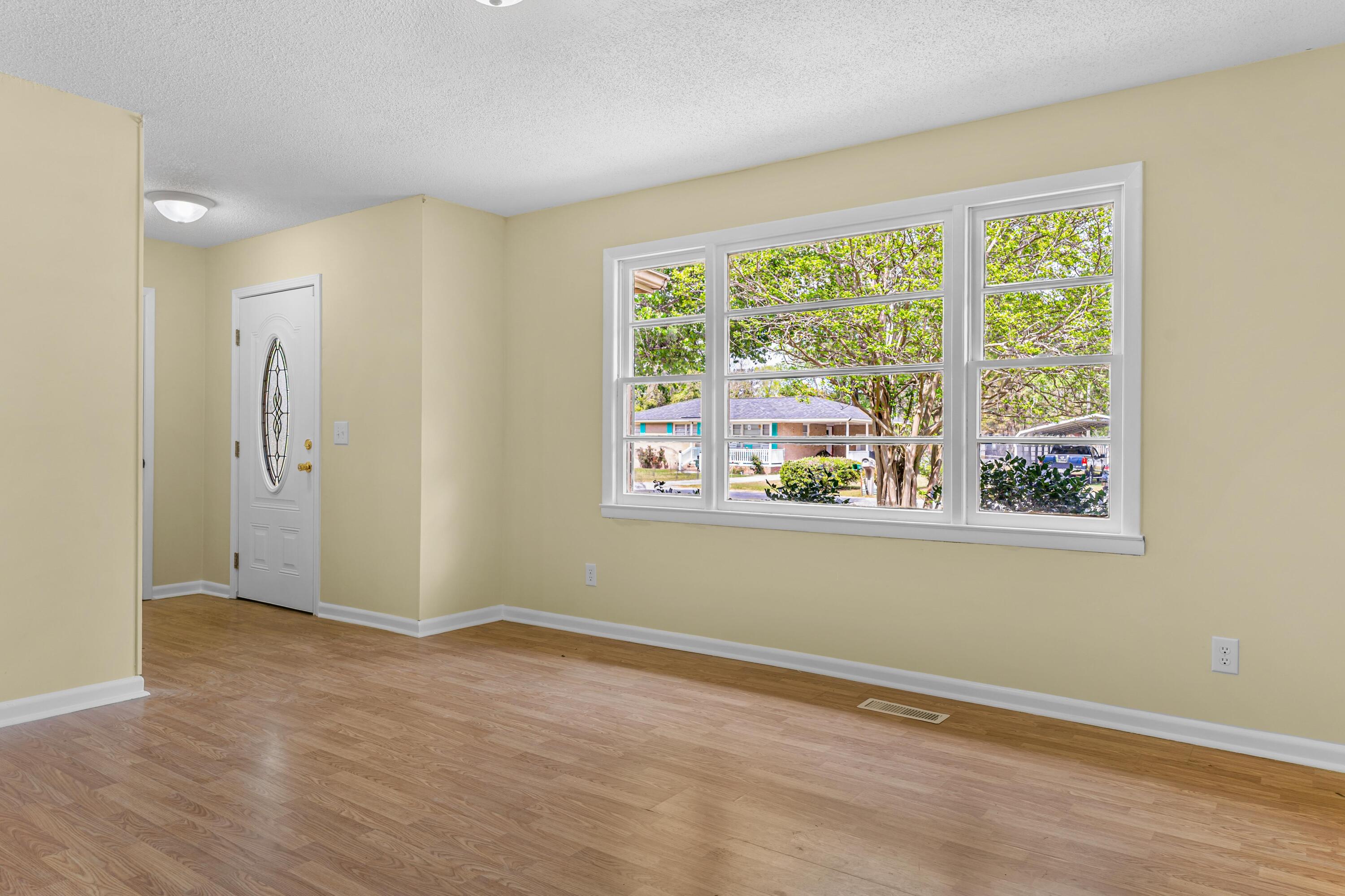 1136 Lakeshore Drive