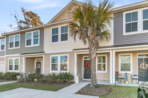 A home in North Charleston