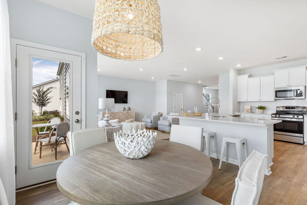 Photo of 1018 Patagonia Street, Summerville, SC 29485 (MLS # 26000545)