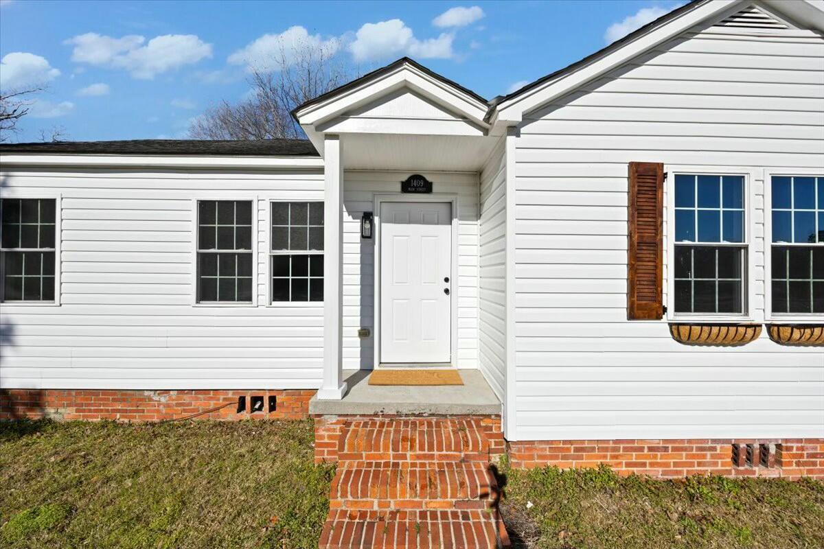 1409 Main Street
