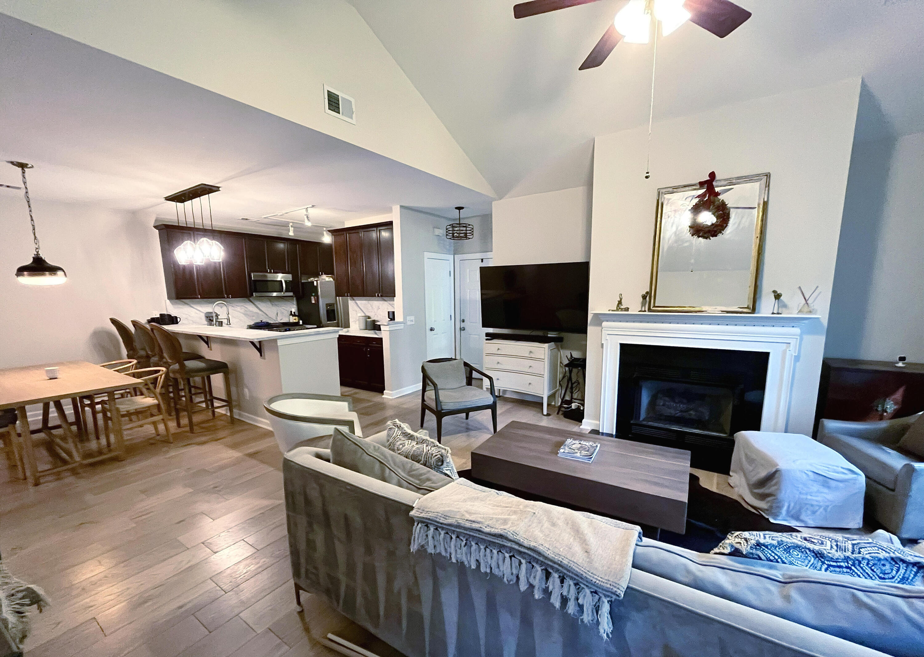 1108 Grove Park