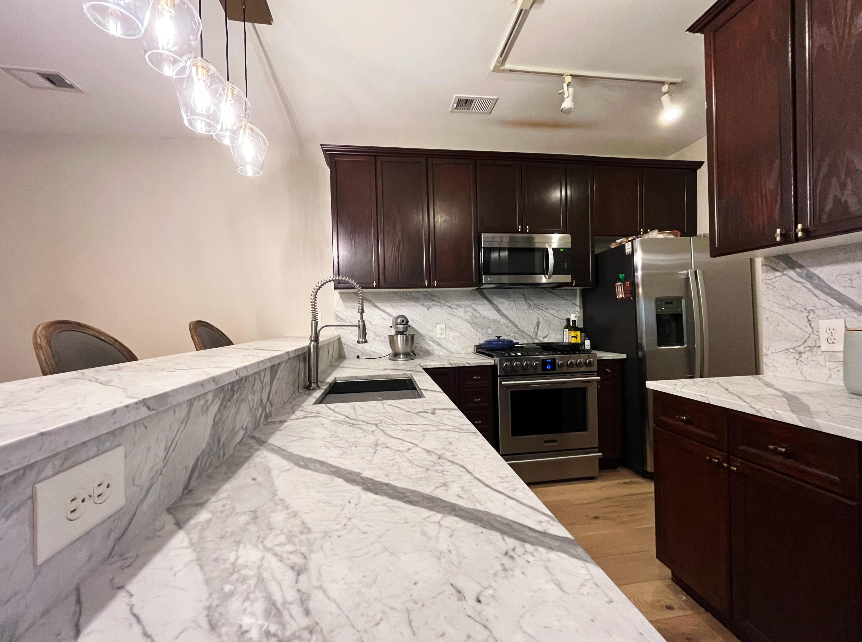 1108 Grove Park