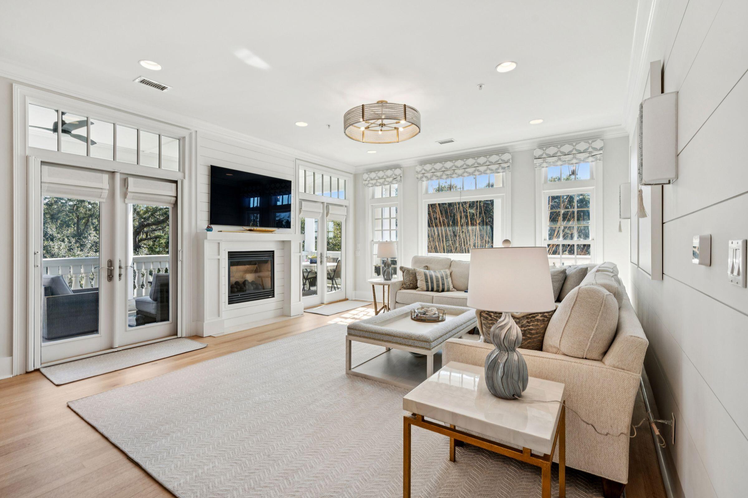 118 Fairbanks Oak Alley 3b