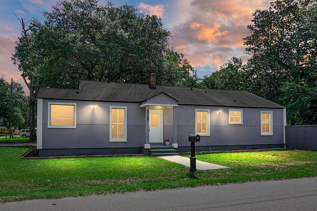 Photo of 5728 Pilgrim Avenue, Hanahan, SC 29410 (MLS # 25022593)