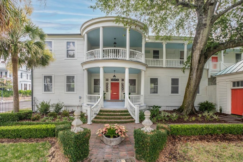 Photo of 143 Broad Street, Charleston, SC 29401 (MLS # 25032642)