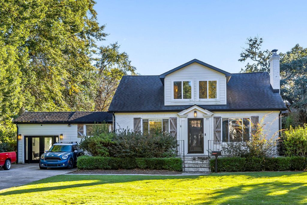 Photo of 551 W Elizabeth Lane, Charleston, SC 29407 (MLS # 25030340)