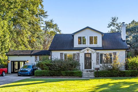 Photo of 551 W Elizabeth Lane, Charleston, SC 29407 (MLS # 25030340)