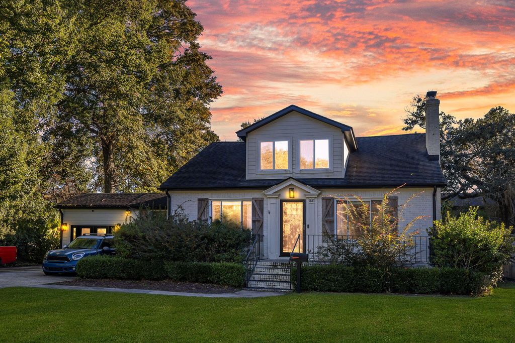 Photo of 551 W Elizabeth Lane, Charleston, SC 29407 (MLS # 25030340)