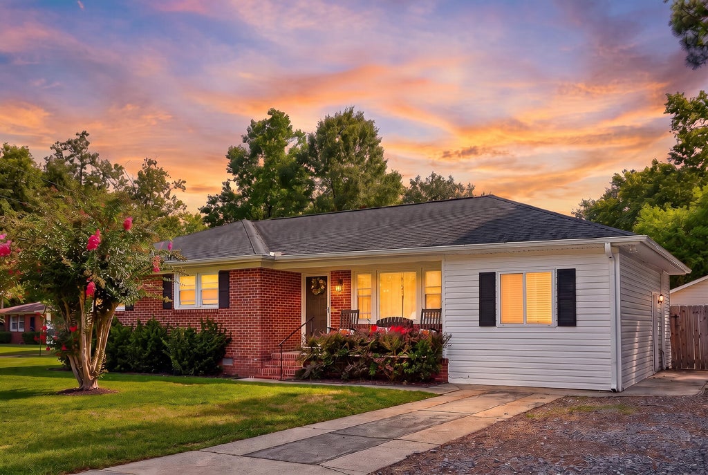 Photo of 2729 Mona Avenue, Charleston, SC 29414 (MLS # 26026000)