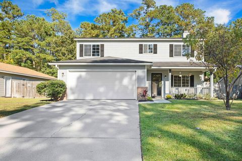 Photo of 134 Apache Drive, Summerville, SC 29483 (MLS # 25030350)