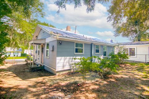 A home in North Charleston