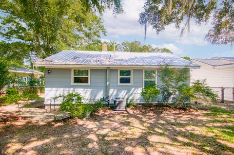 A home in North Charleston