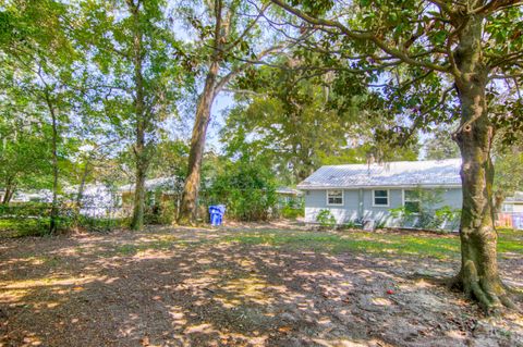 A home in North Charleston