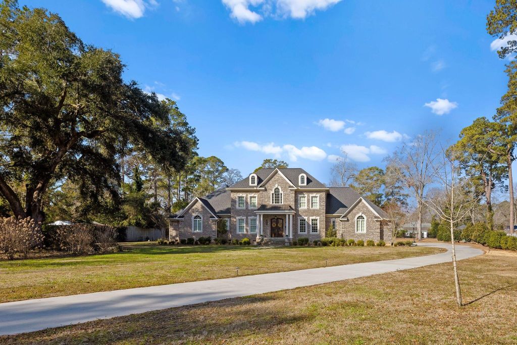 Photo of 419 Greene Street, Cheraw, SC 29520 (MLS # 26003552)