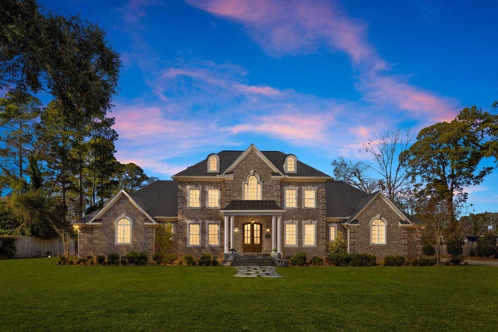 Photo of 419 Greene Street, Cheraw, SC 29520 (MLS # 26003552)