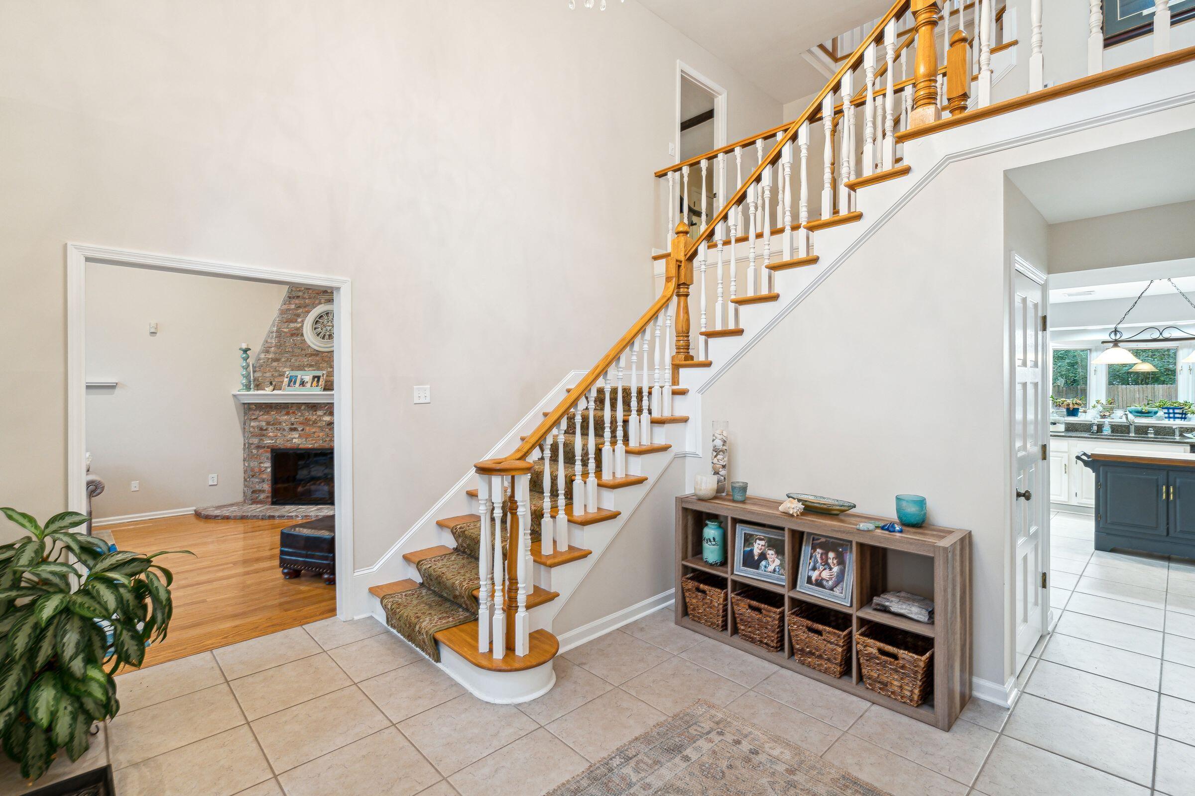 104 Legend Oaks Way