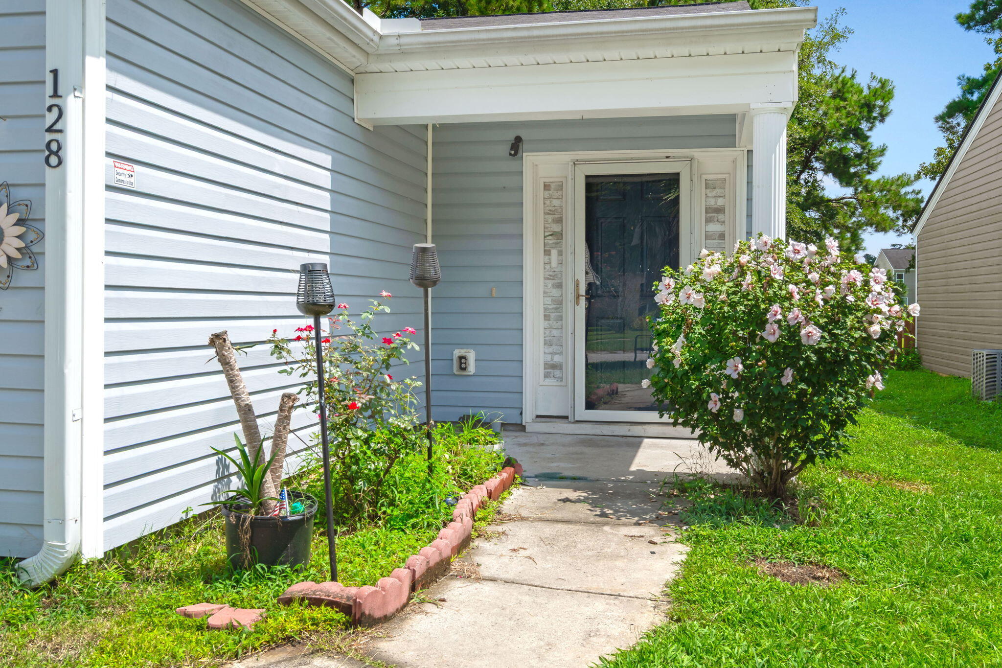 128 Coosawatchie Street