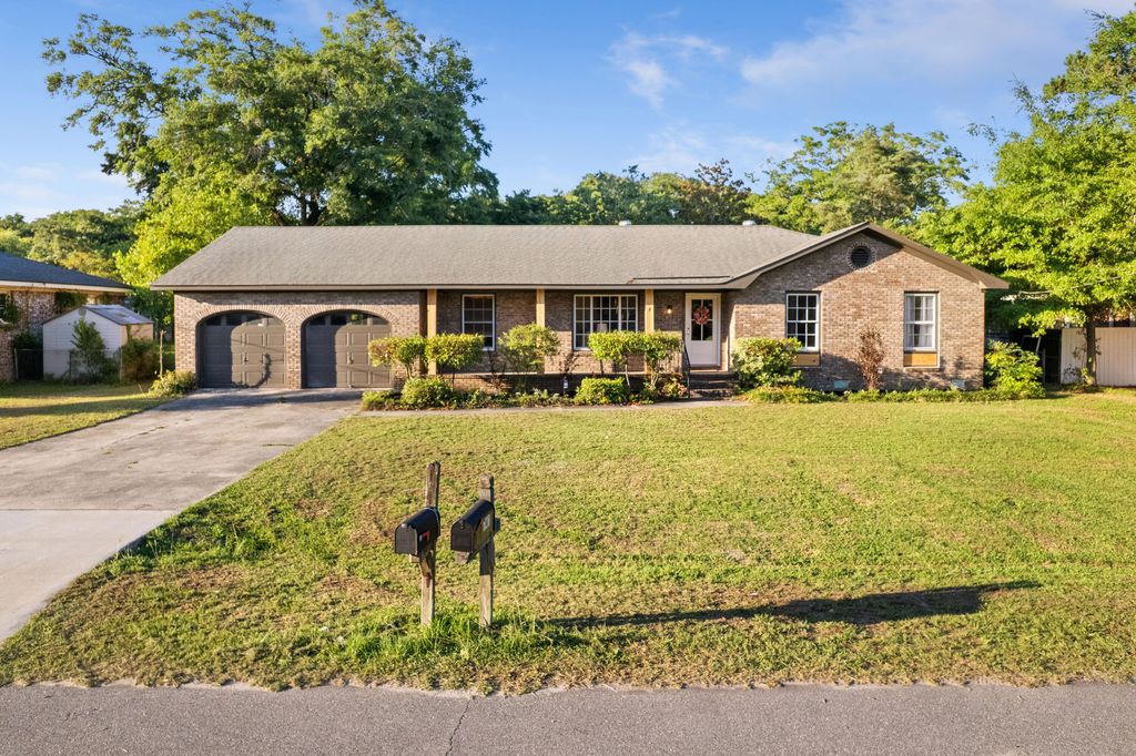 Photo of 742 Leafwood Road, Charleston, SC 29412 (MLS # 26019394)