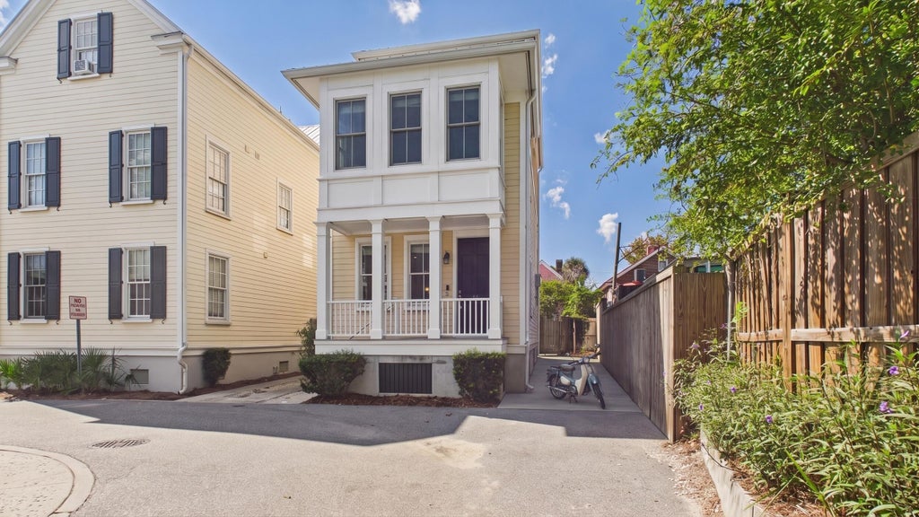 Photo of 56 Dereef Court, Charleston, SC 29403 (MLS # 26028748)