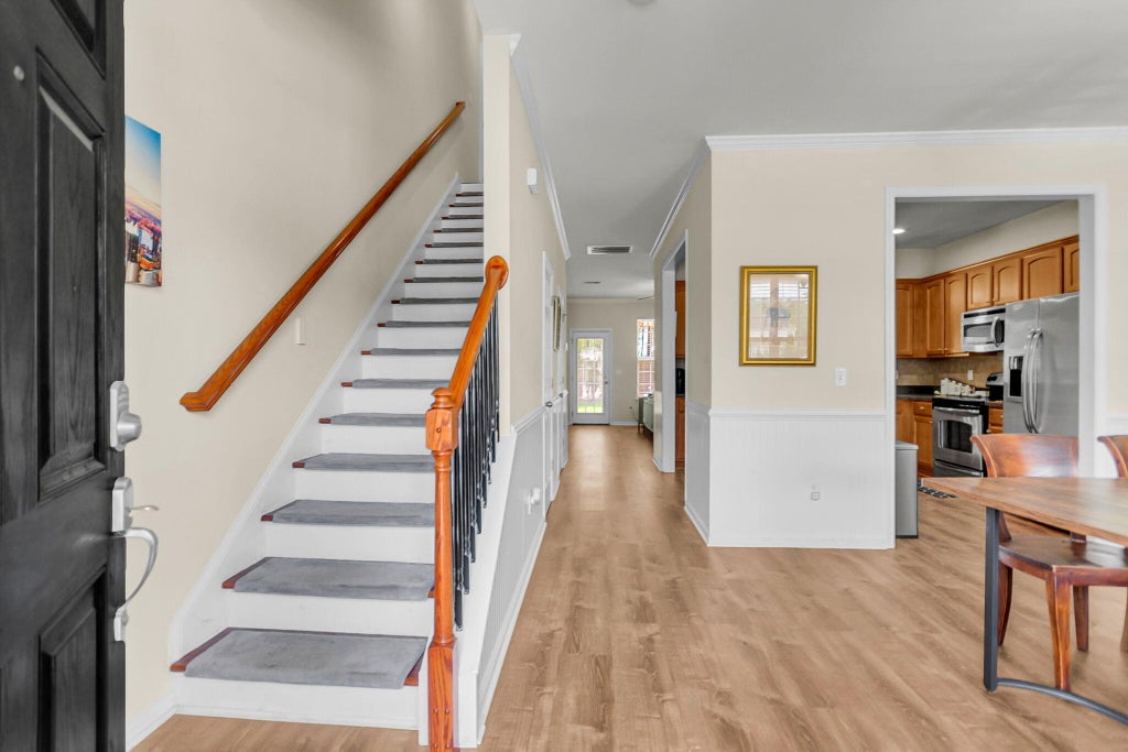 Photo of 213 Hemingway Circle, Summerville, SC 29483 (MLS # 26016742)