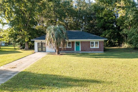 A home in North Charleston