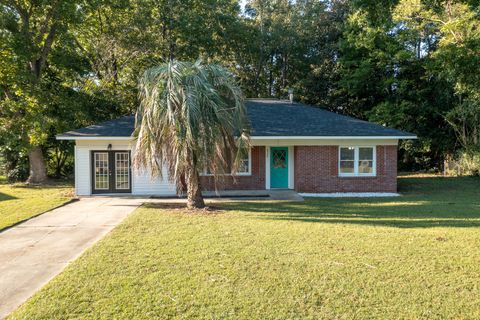 A home in North Charleston