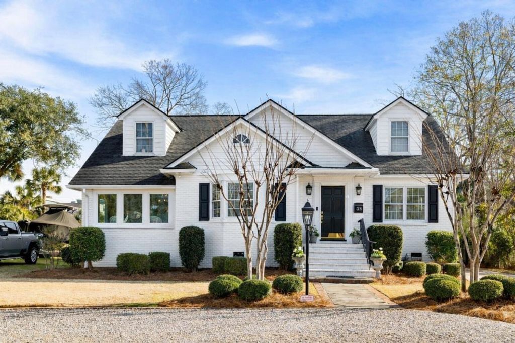 Photo of 38 Barre Street, Charleston, SC 29401 (MLS # 26003966)