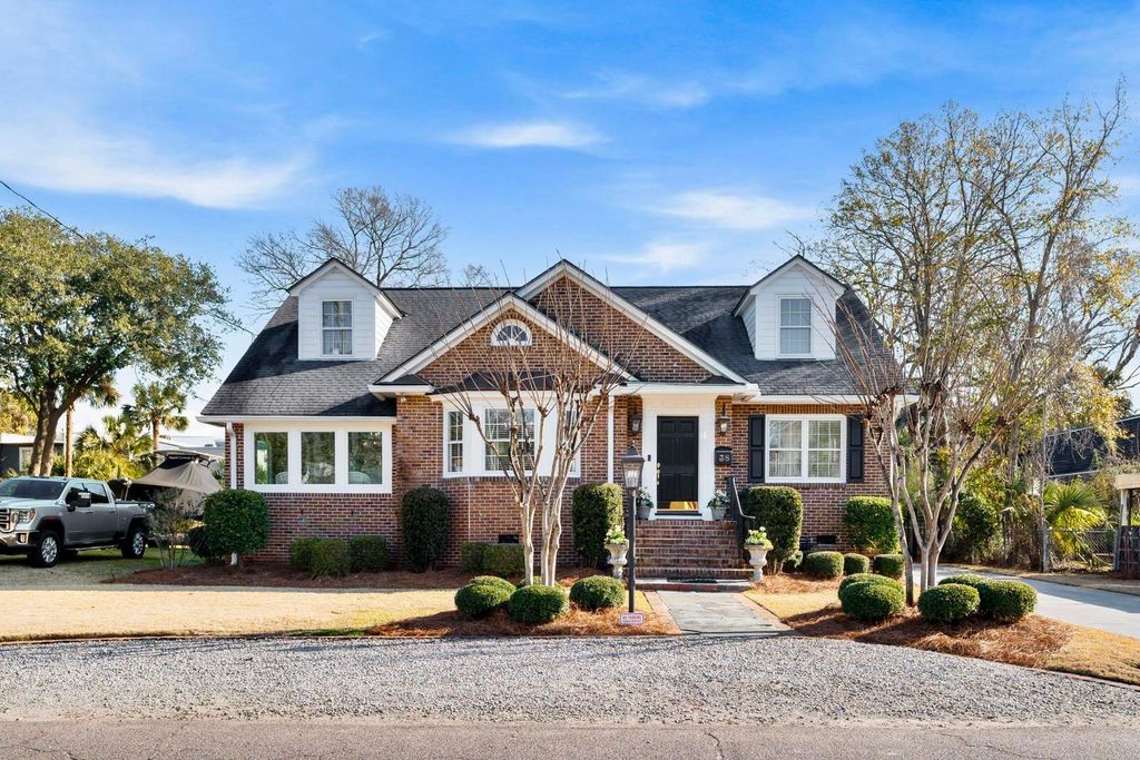 Photo of 38 Barre Street, Charleston, SC 29401 (MLS # 26003966)