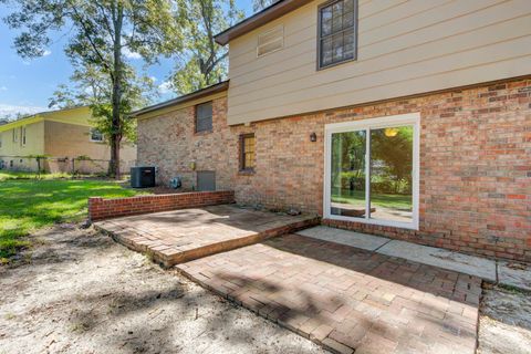 A home in North Charleston