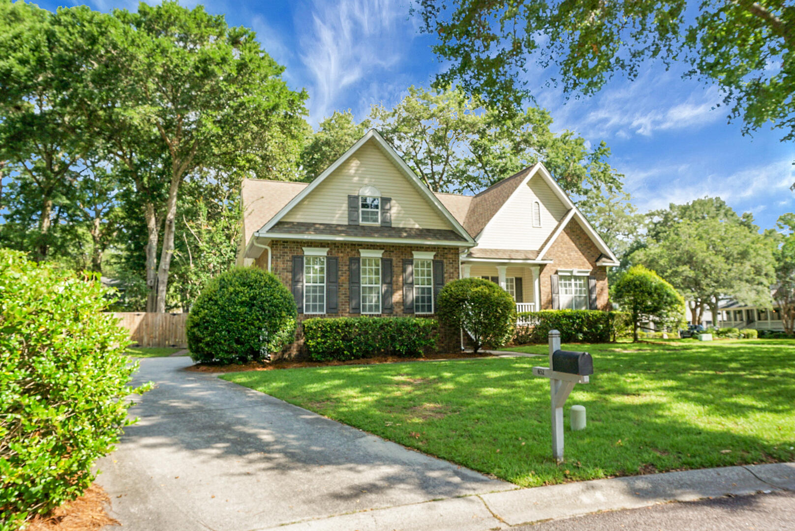 652 Spinner Circle
