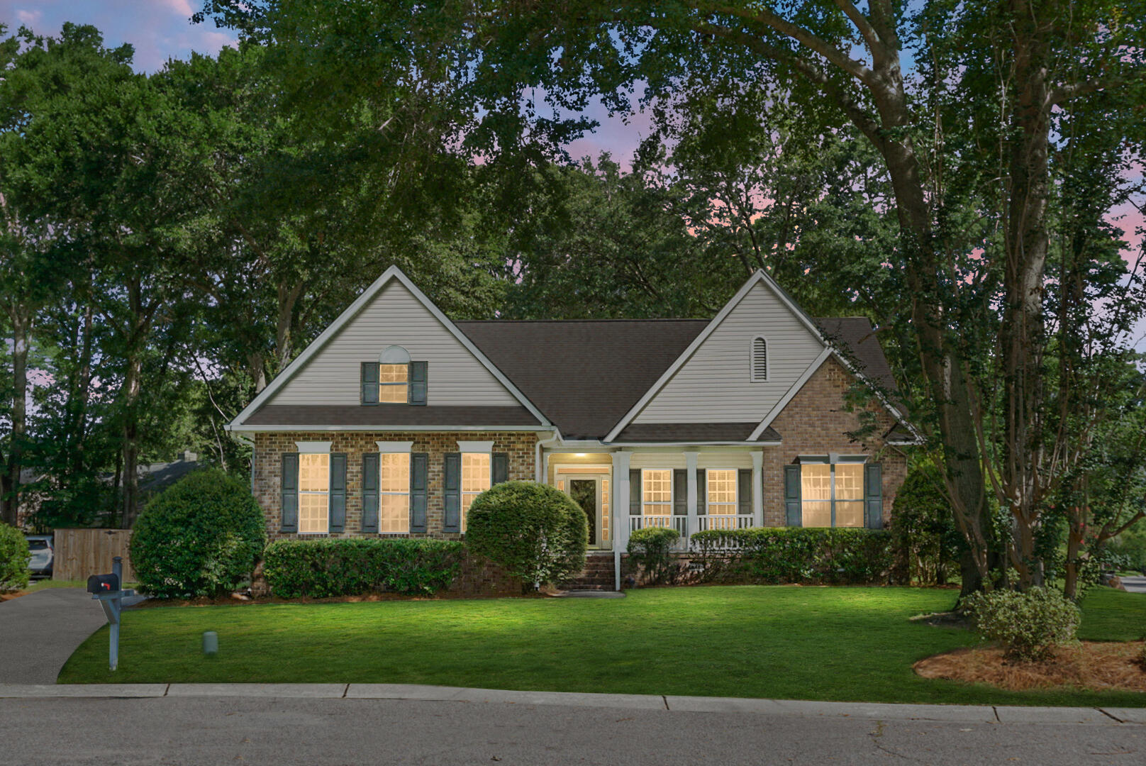 652 Spinner Circle