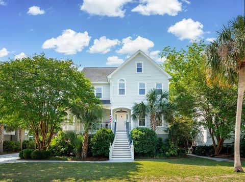 Photo of 703 Gate Post Drive, Mount Pleasant, SC 29464 (MLS # 25019154) Photo of 703 Gate Post Drive, Mount Pleasant, SC 29464 (MLS # 25019154)