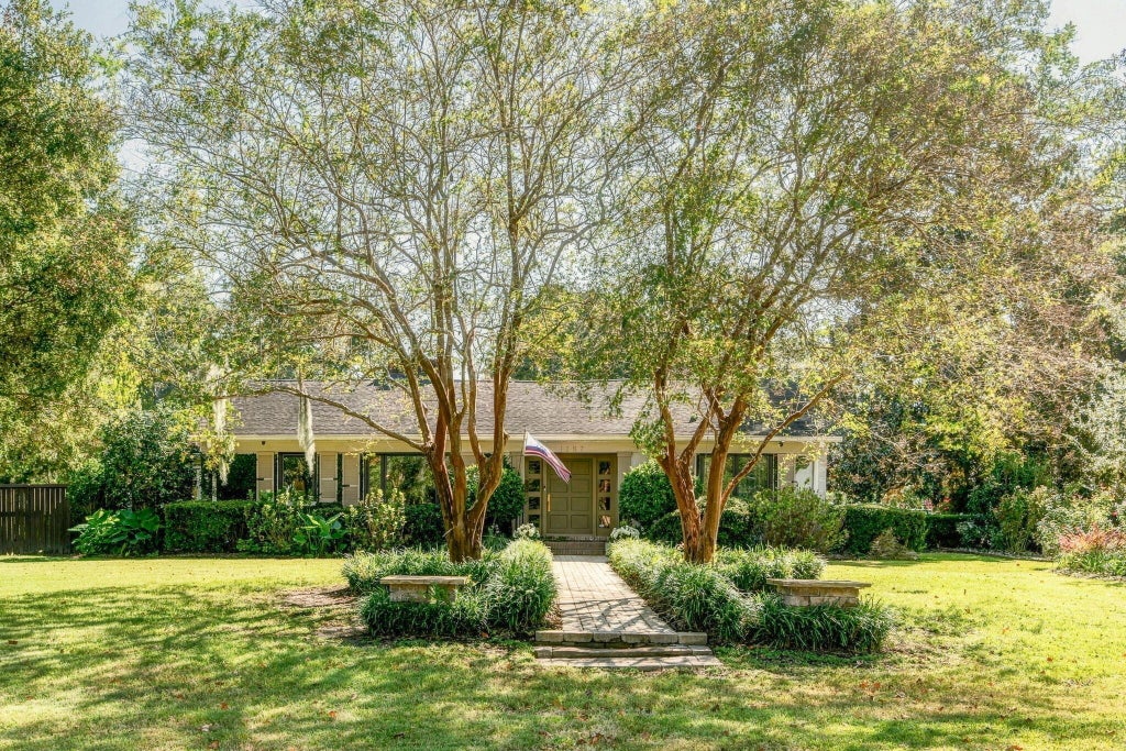 Photo of 1157 South Boulevard, North Charleston, SC 29405 (MLS # 26028987)