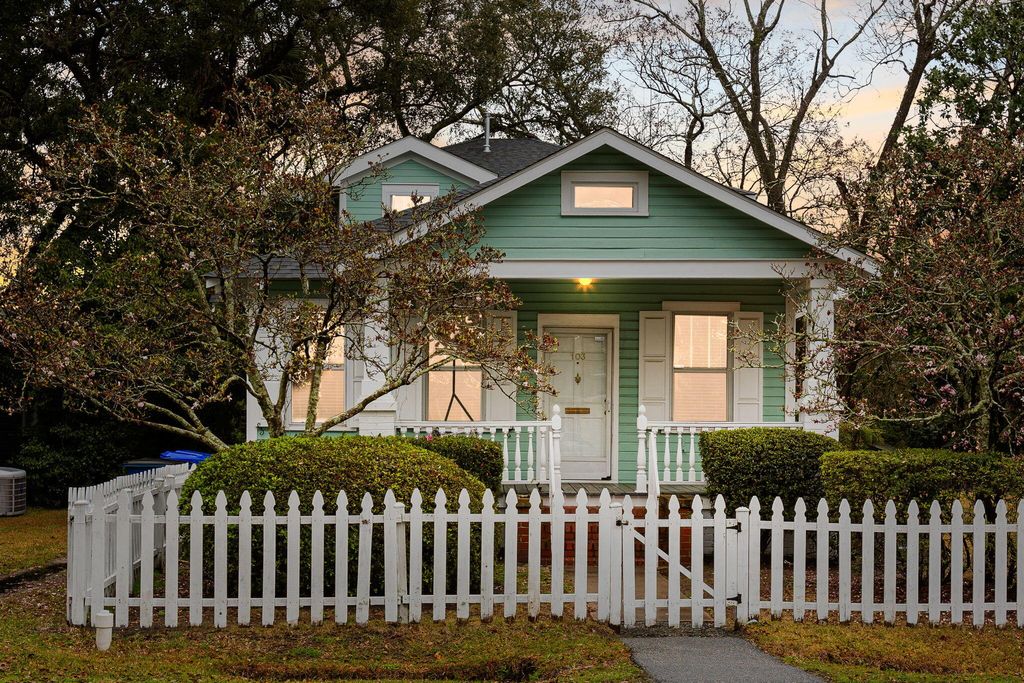 Photo of 103 Tall Oak Avenue, Charleston, SC 29407 (MLS # 25027684)