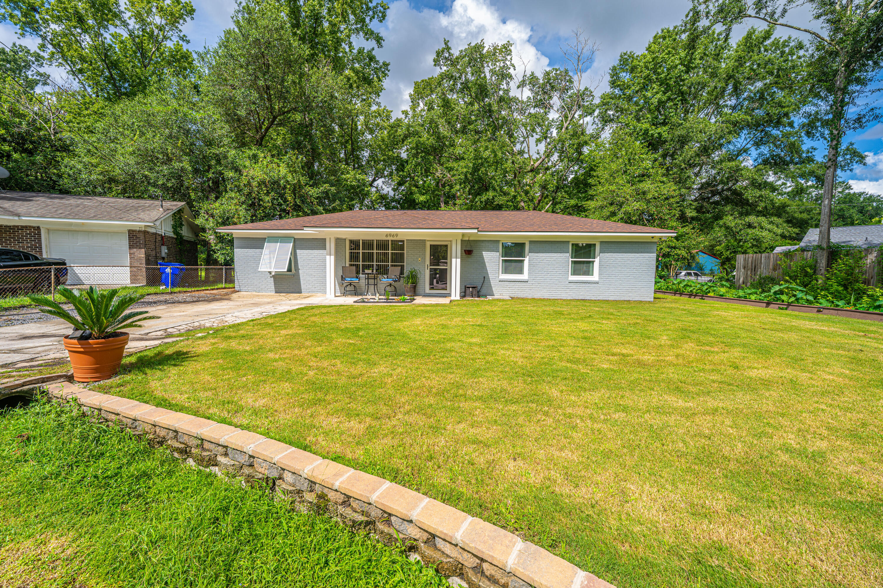 6969 Vista Court