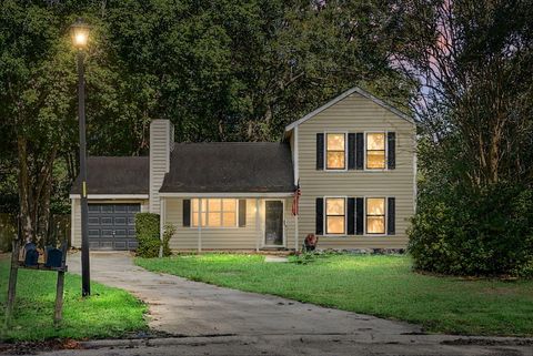 Photo of 109 Edgewood Lane, Goose Creek, SC 29445 (MLS # 25028593) Photo of 109 Edgewood Lane, Goose Creek, SC 29445 (MLS # 25028593)