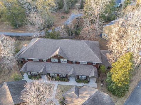 A home in North Charleston