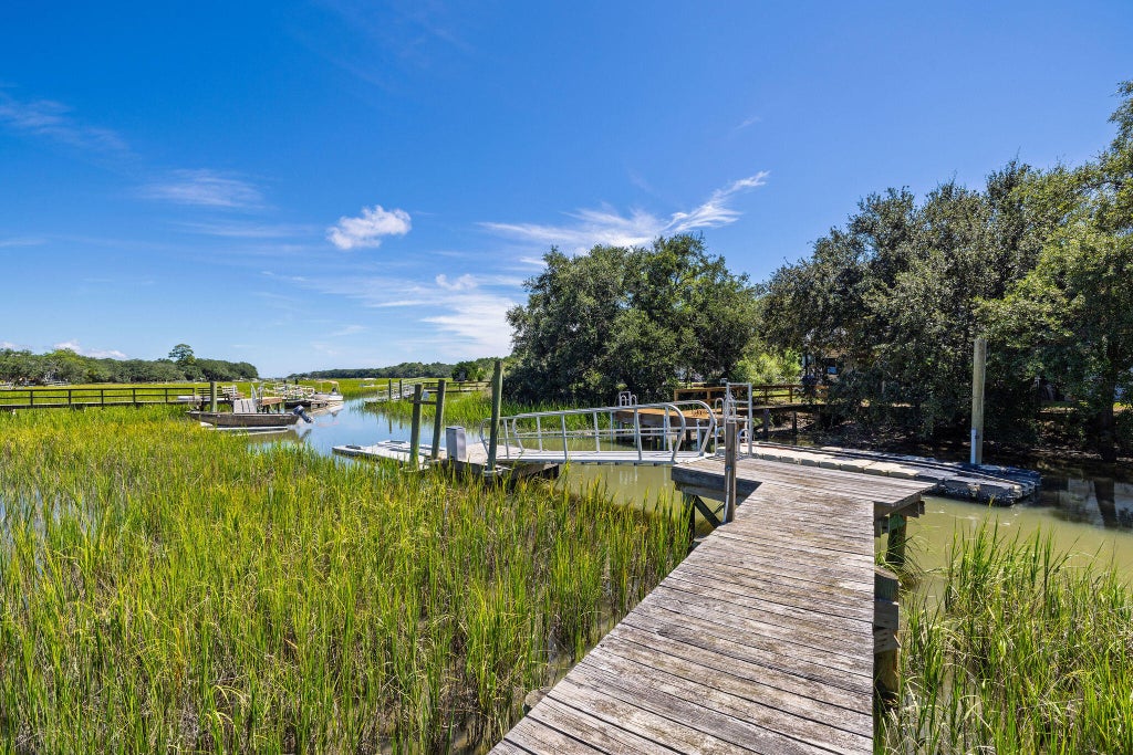 Photo of 1185 Crab Walk, Charleston, SC 29412 (MLS # 26025137)