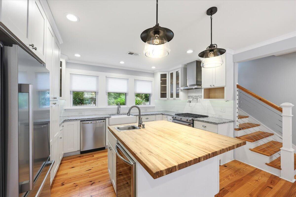 494 Woodland Shores Road