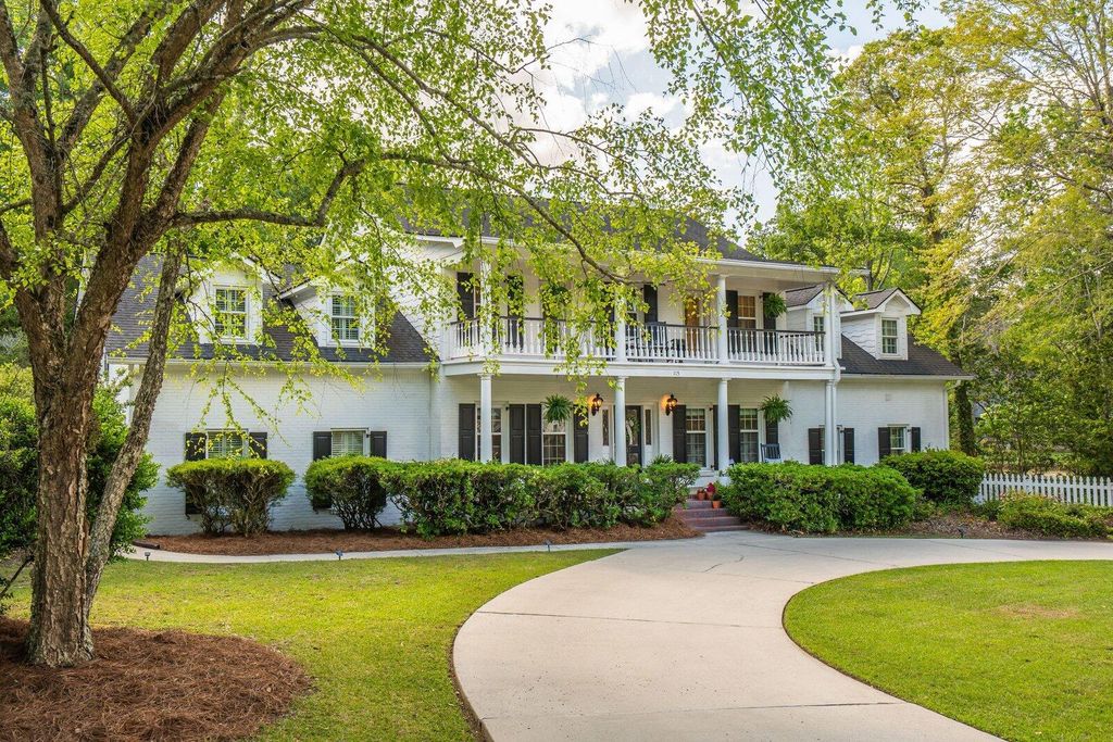 Photo of 115 Old Postern Road, Summerville, SC 29483 (MLS # 26011162)