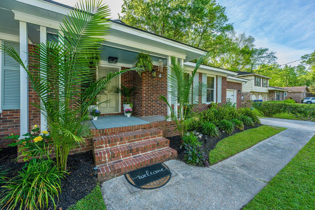 Photo of 732 Canary Drive, Charleston, SC 29414 (MLS # 26010158)