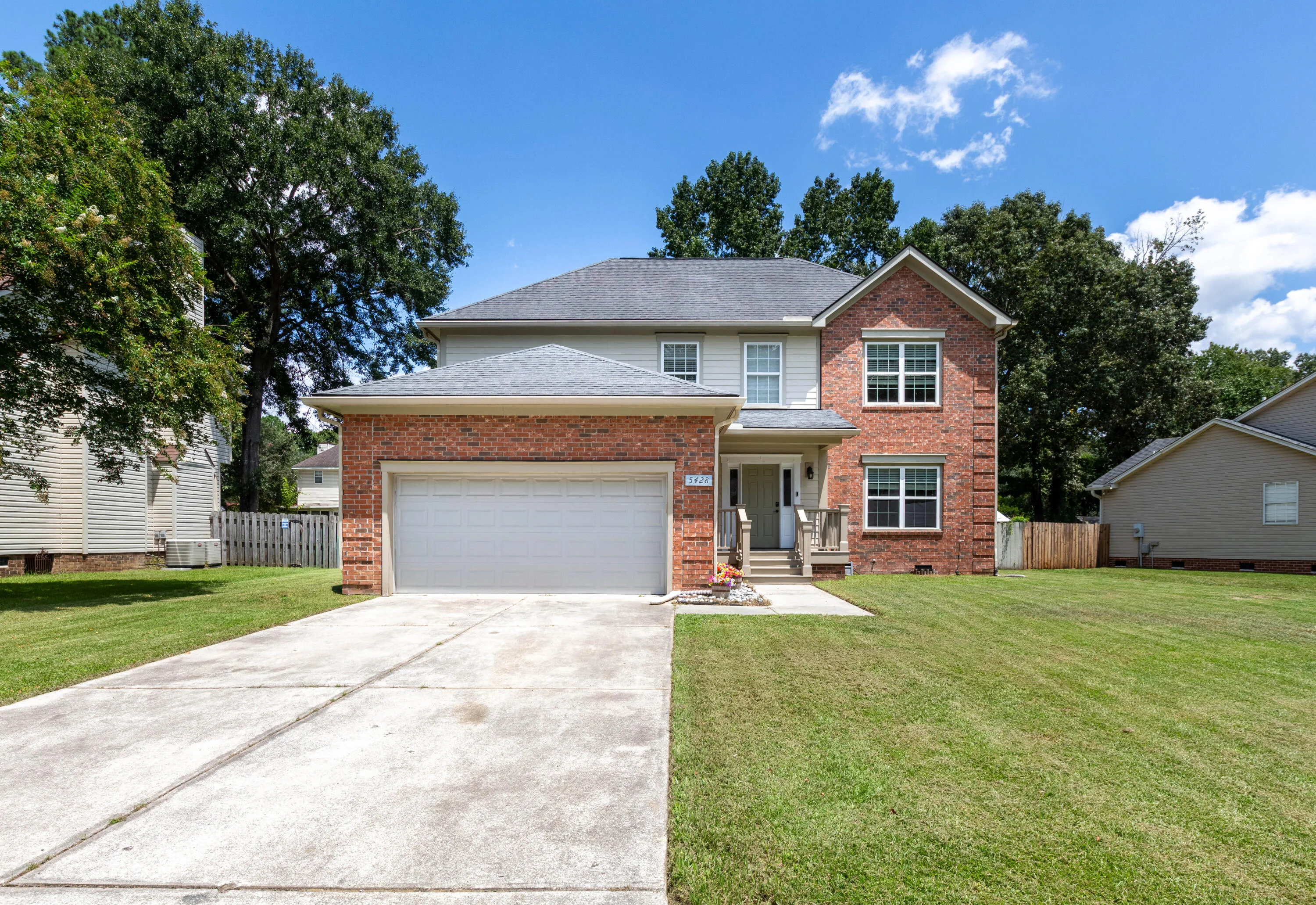 5428 Roxbury Drive