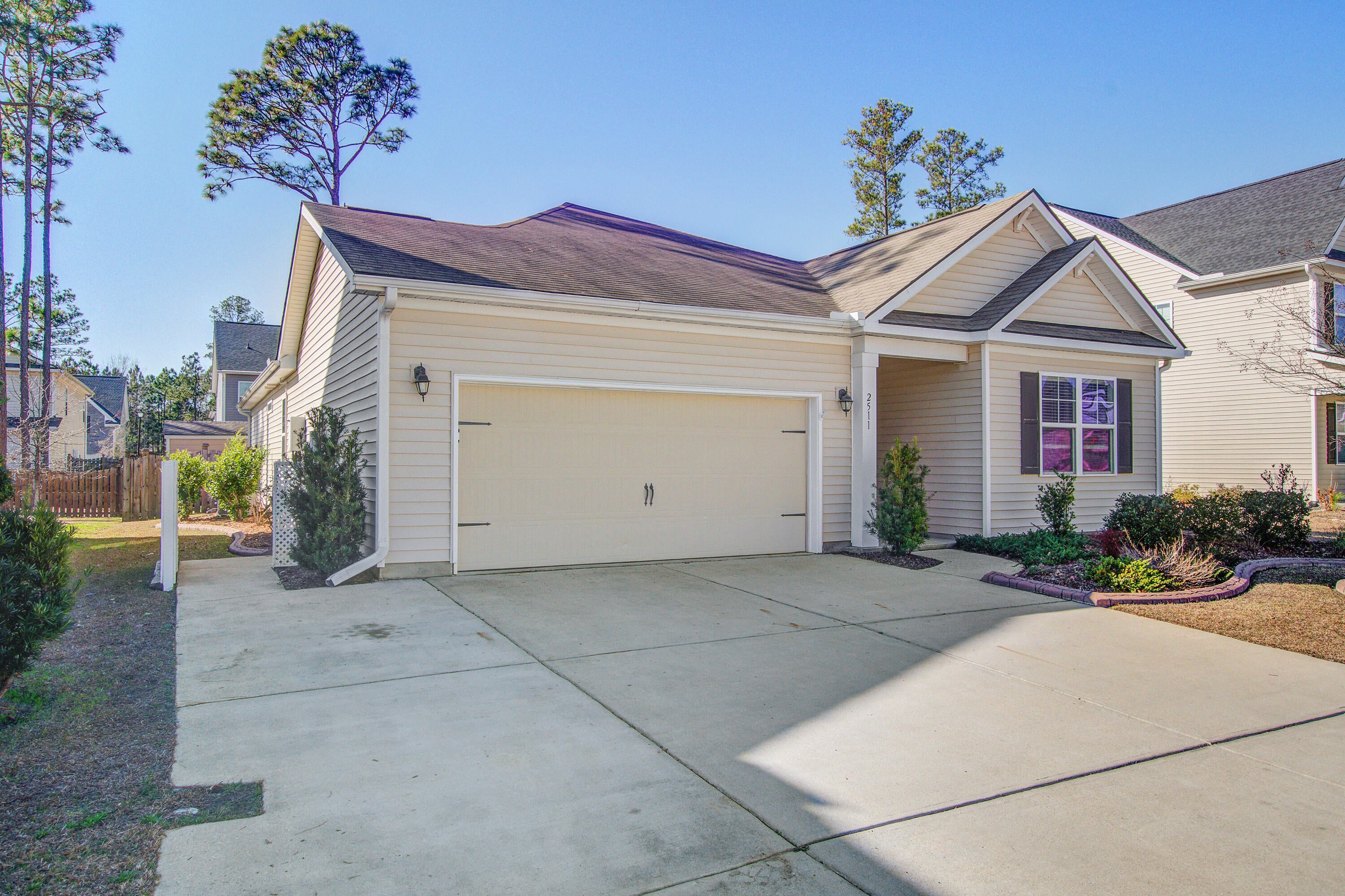 2511 Hummingbird Lane