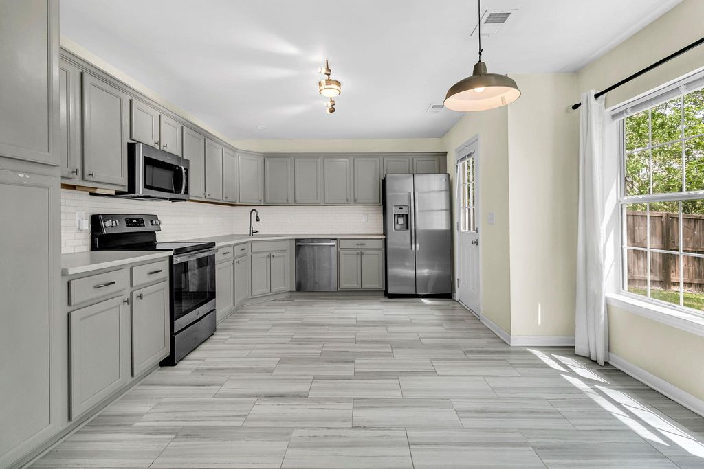 Photo of 604 Tribeca Court, Charleston, SC 29414 (MLS # 26009113)