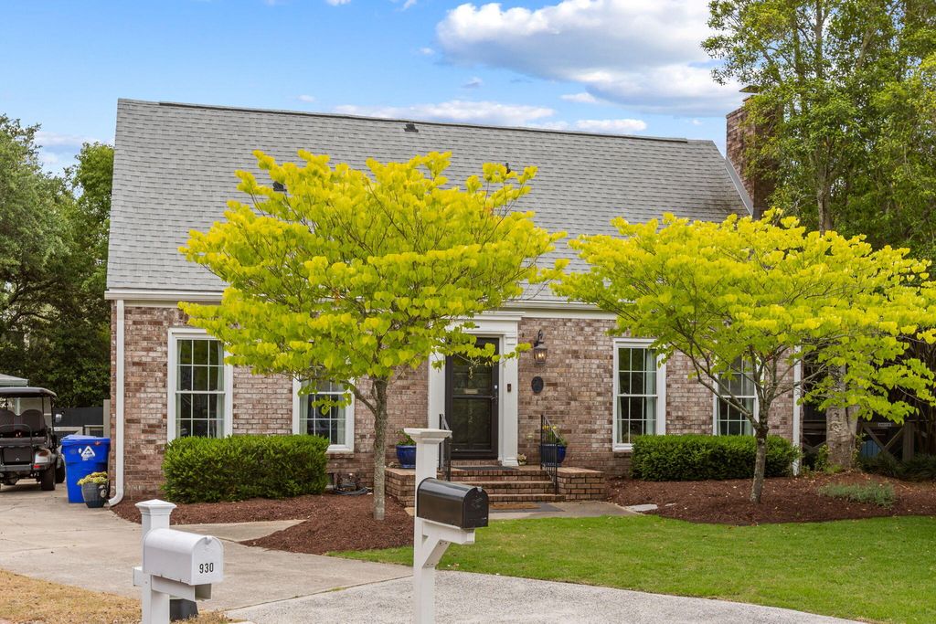 Photo of 932 Richter Way, Mount Pleasant, SC 29464 (MLS # 26012287)