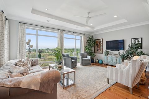 Photo of 155 Wingo Way #472, Mount Pleasant, SC 29464 (MLS # 25032100)