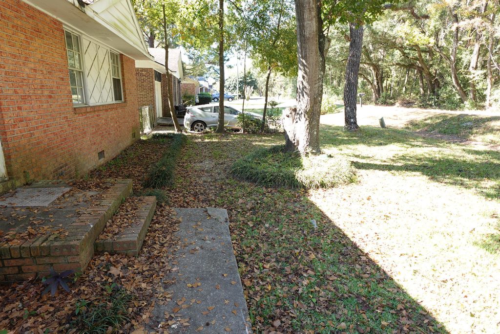 Photo of 217 Tupperway Drive, Summerville, SC 29483 (MLS # 25029944)