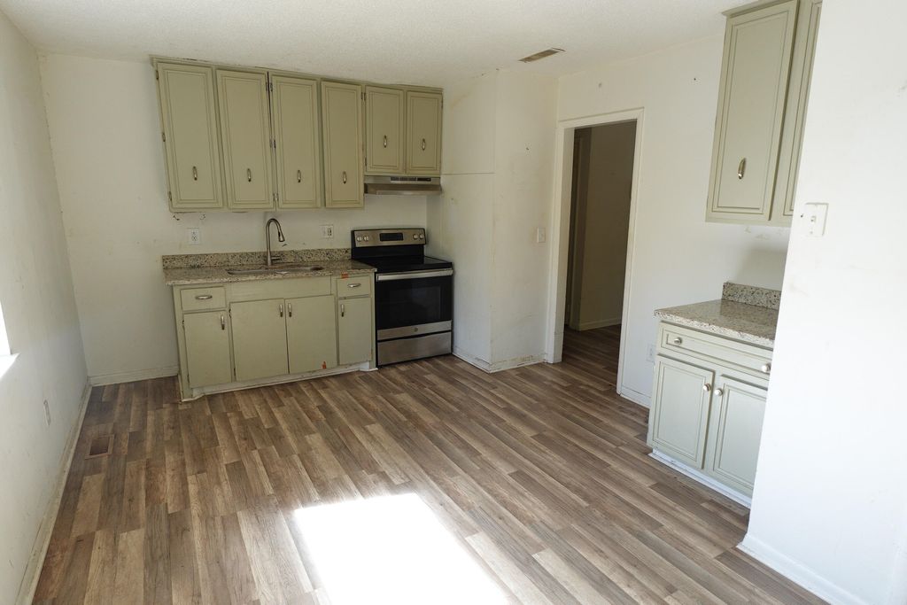 Photo of 217 Tupperway Drive, Summerville, SC 29483 (MLS # 25029944)